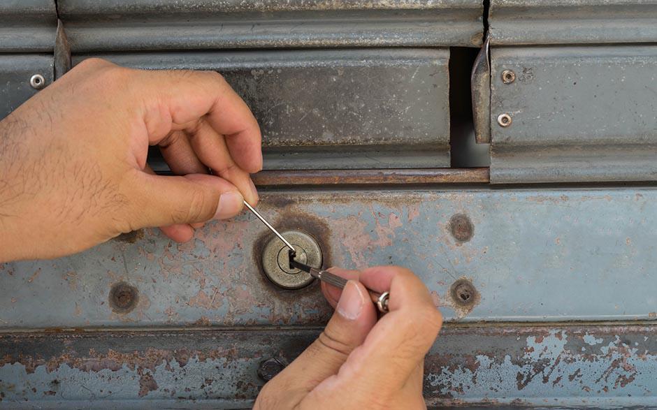 Bouc-Bel-Air changer barillet de porte Bricard